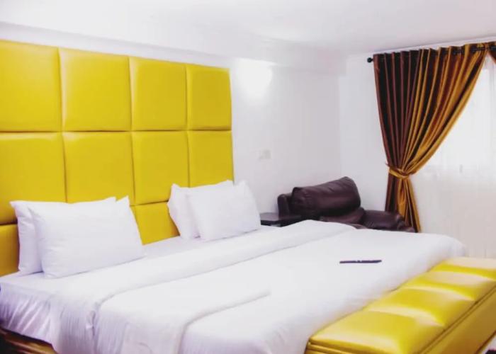 Ivon Suites