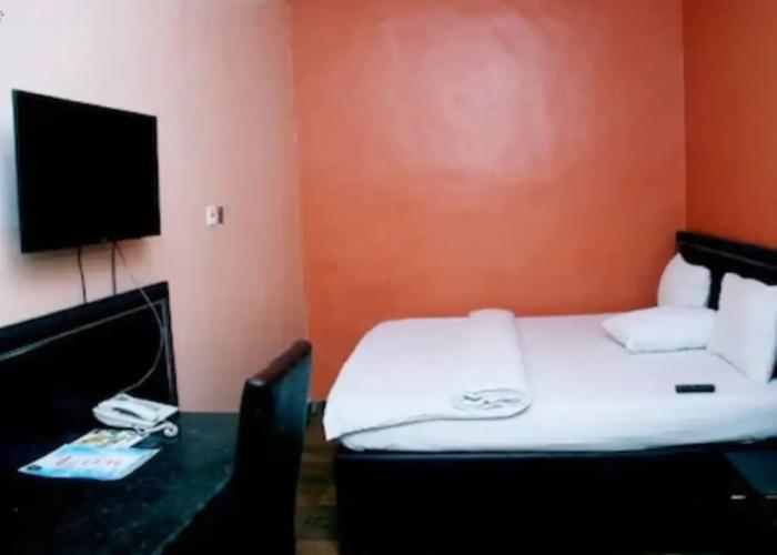 Ivon Suites