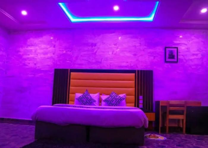 MountRoyal Centre Hotel and Suites