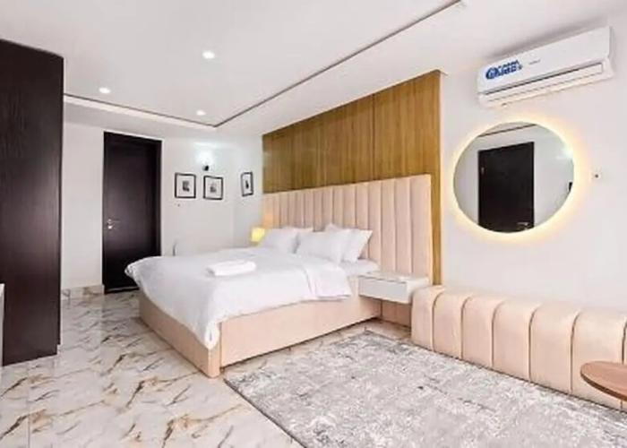 MountRoyal Centre Hotel and Suites