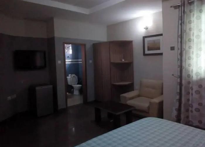 Vicmike Villa Hotel & Suites
