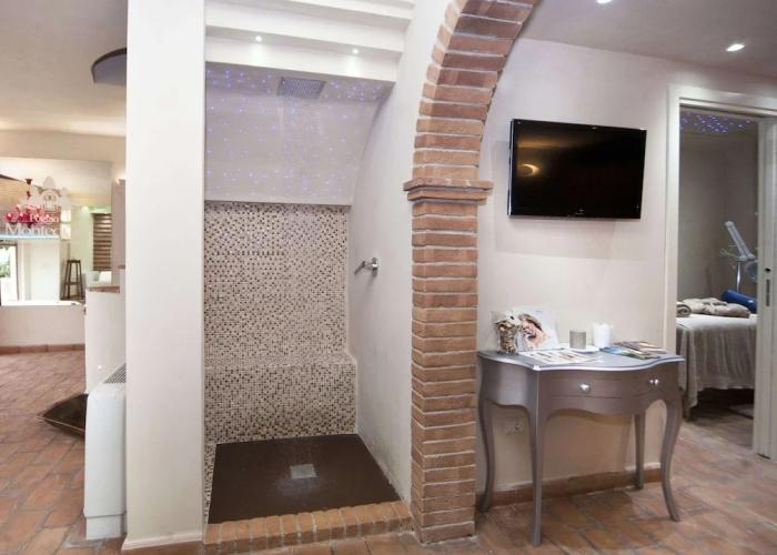 Mansion in Montefiascone With Pool