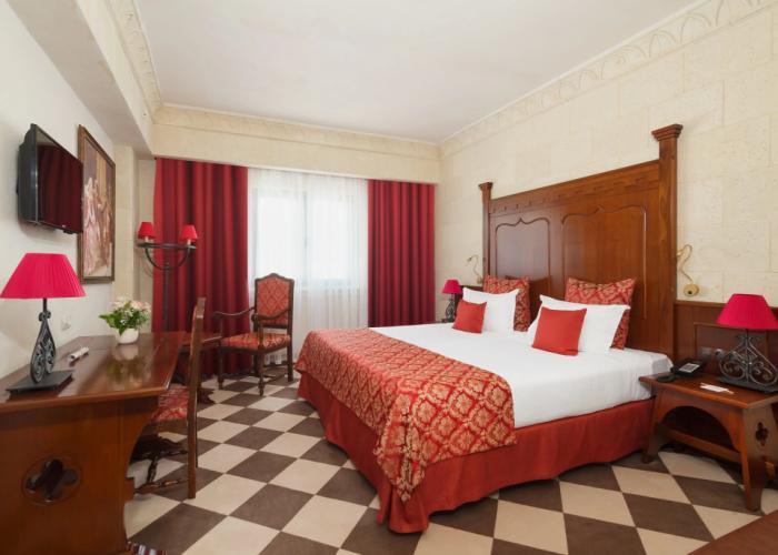 Bogatyr Hotel — Includes Sochi Park Tickets