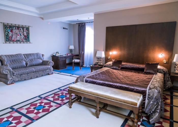 Bogatyr Hotel — Includes Sochi Park Tickets