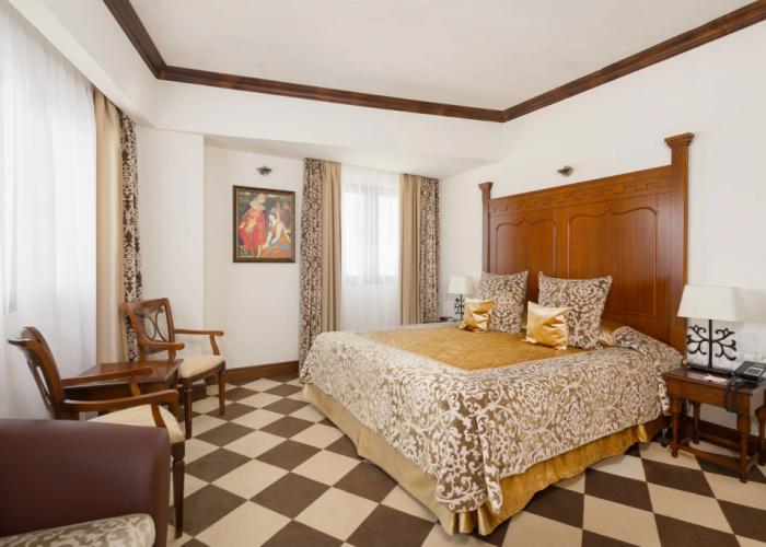 Bogatyr Hotel — Includes Sochi Park Tickets