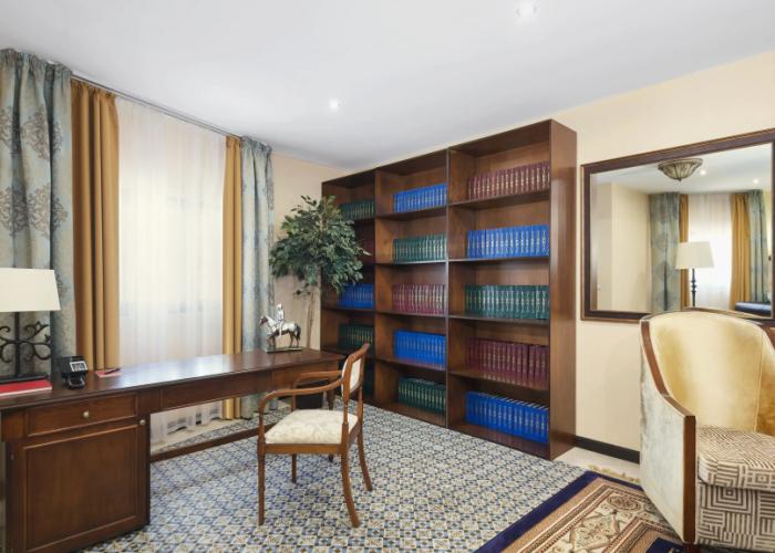 Bogatyr Hotel — Includes Sochi Park Tickets