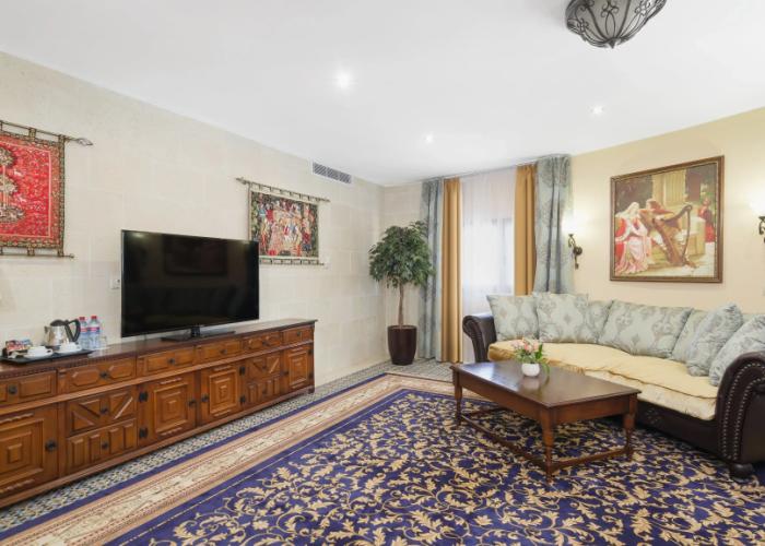 Bogatyr Hotel — Includes Sochi Park Tickets