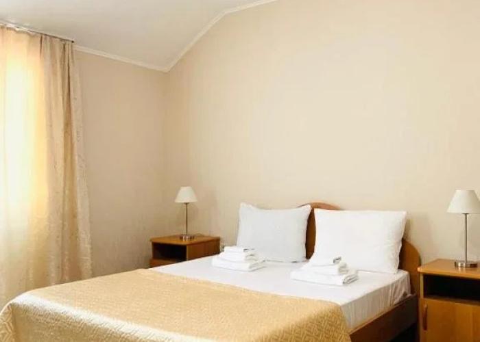 Tayver Guest House