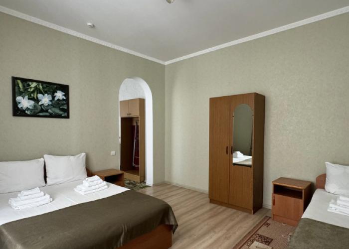 Tayver Guest House