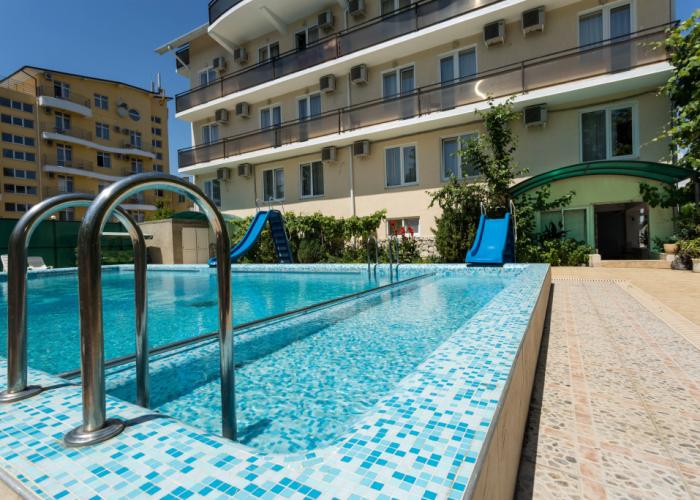 Ev Roshel Guest House