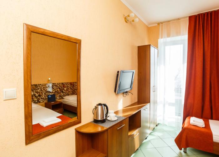 Ev Roshel Guest House