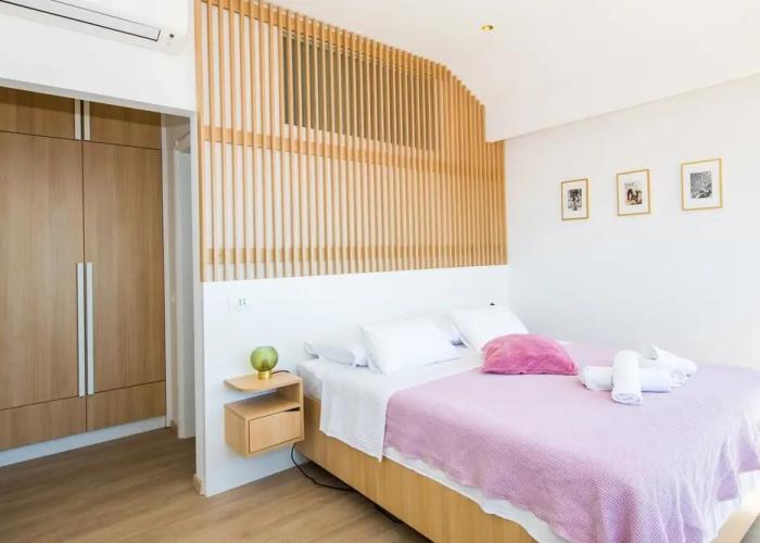 Villa Art Gallery - Six Bedroom Villa with Terrace and Swimming Pool