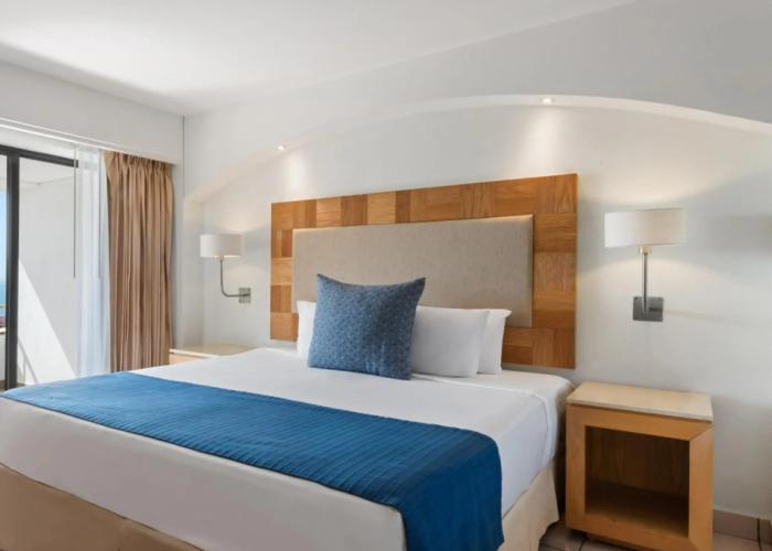 Park Royal Beach Huatulco – All Inclusive