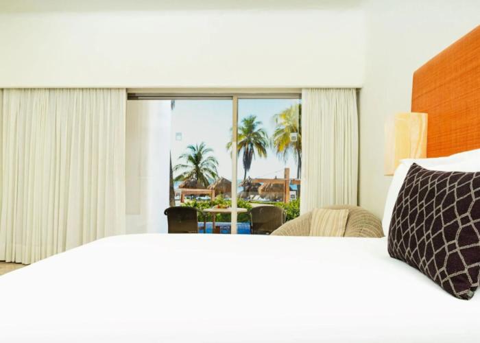 Camino Real Zaashila Huatulco
