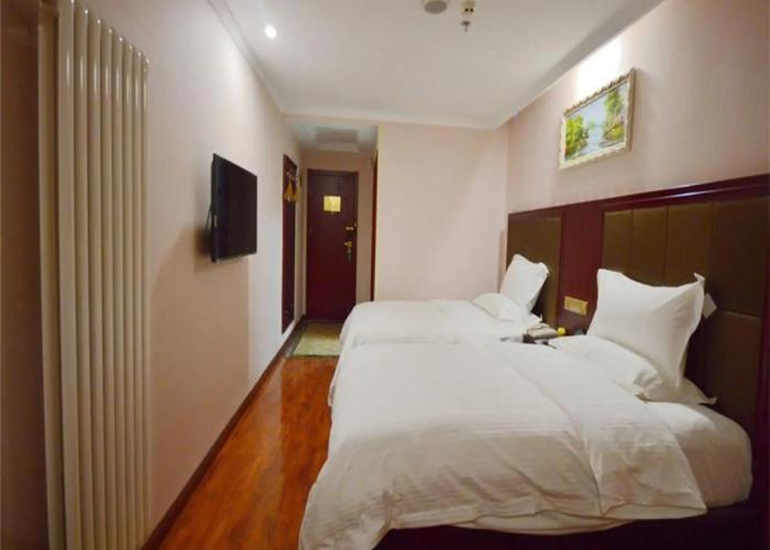 GreenTree Inn LiaoYuan Longshan District Train station Longjihuadian Hotel_