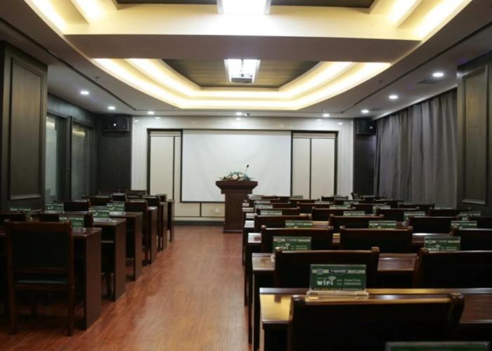 GreenTree Inn LiaoYuan Longshan District Train station Longjihuadian Hotel_