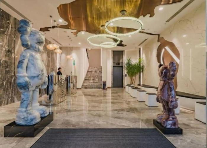 Veee Hotel