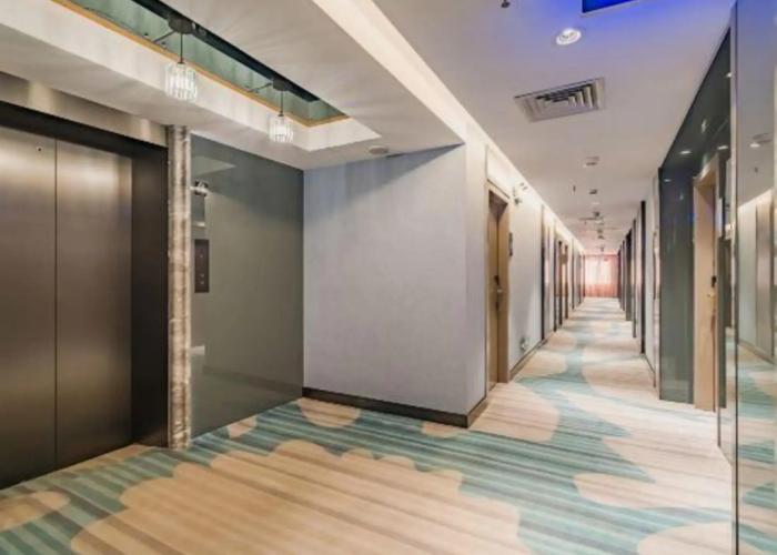 Veee Hotel
