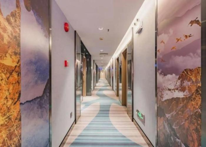 Veee Hotel