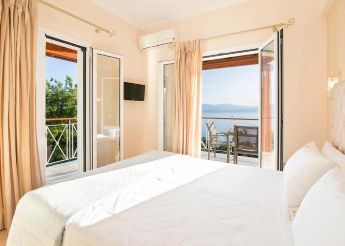 Brentanos Apartments ~ A ~ View of Paradise