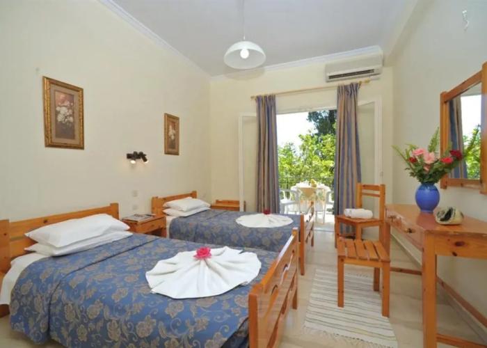 Passas Mare Apartments & Studios