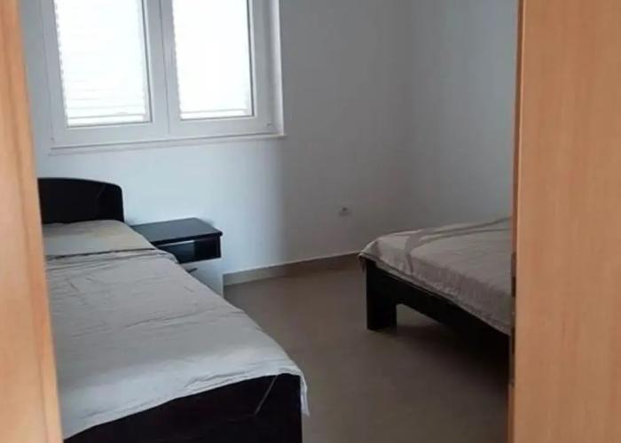 Contemporary Apartment in Neviđane near Sea