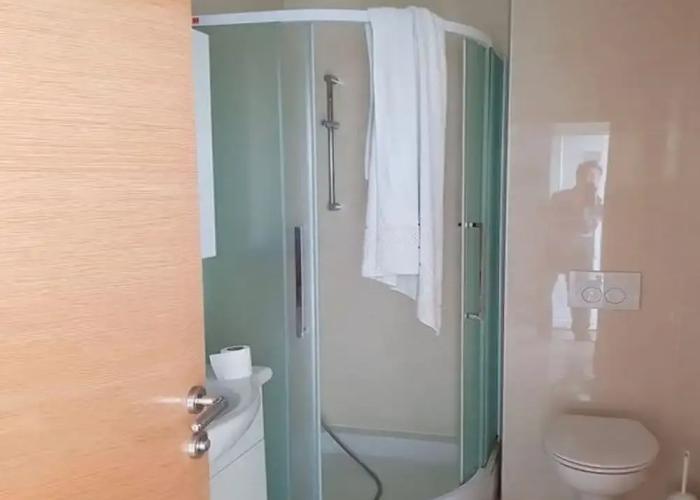 Contemporary Apartment in Neviđane near Sea