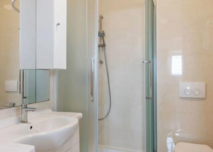 Simplistic Apartment in Neviđane near Sea Beach