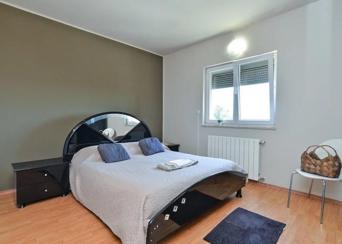 Apartment 1779