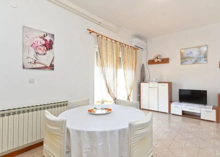 Apartment 1779