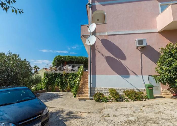Apartments Ljiljana