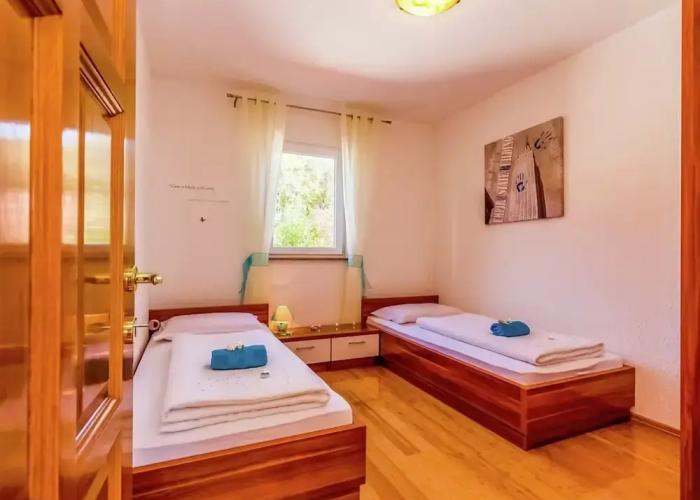 Alluring Apartment in Dramalj with Hot Tub