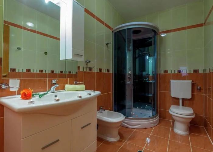 Alluring Apartment in Dramalj with Hot Tub