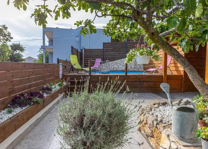Studio Apartment With Swimming Pool & Sea View