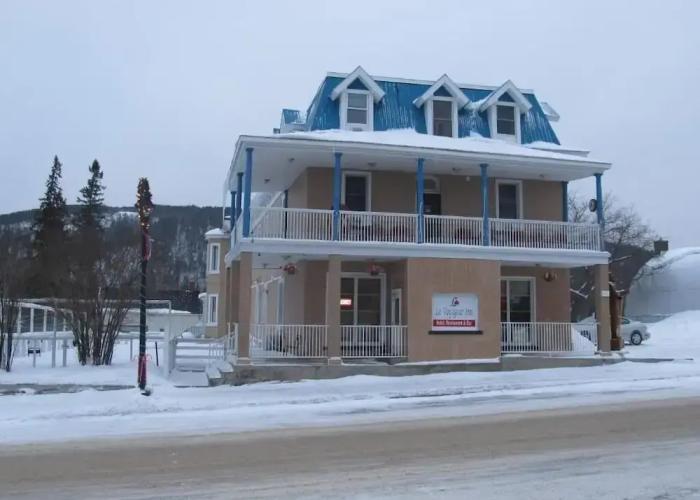 Le Voyageur Inn