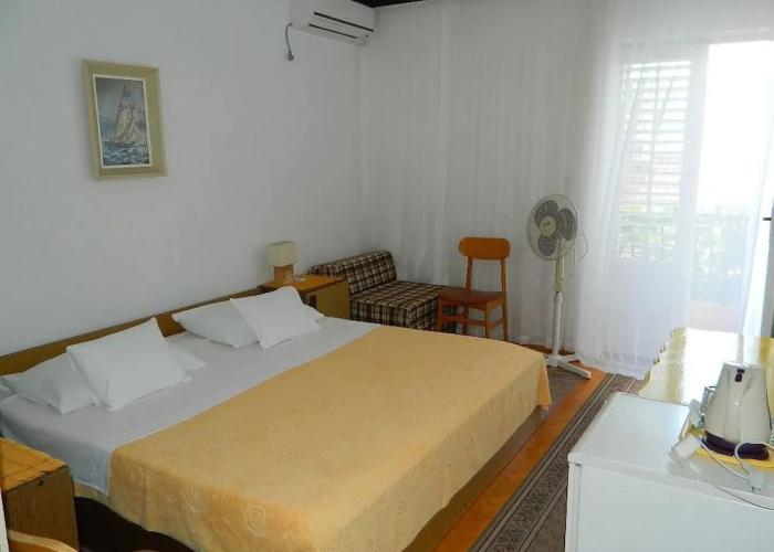 Apartments and Rooms Darinka