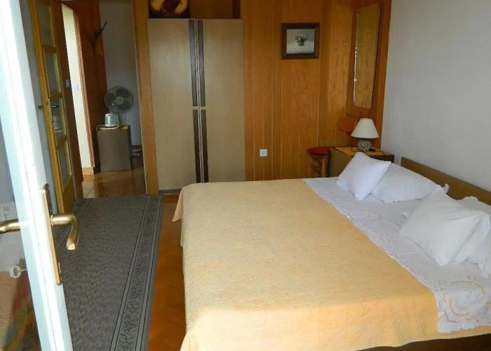 Apartments and Rooms Darinka
