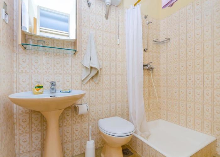 Apartments and Rooms Darinka