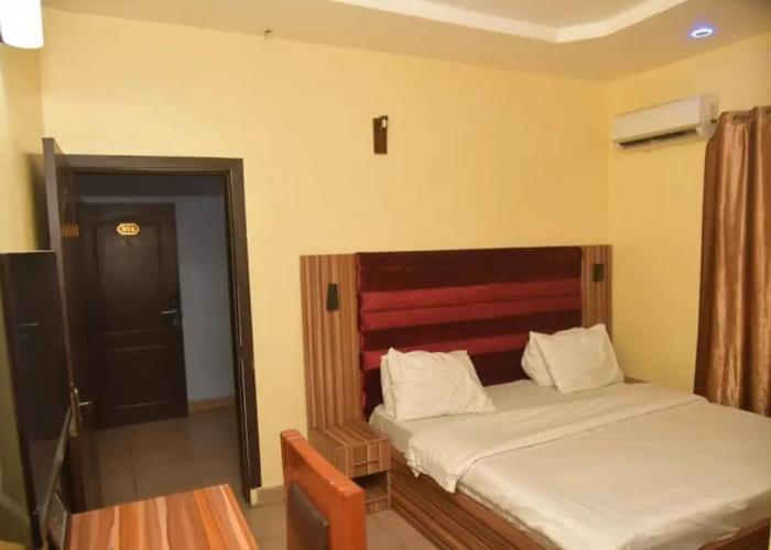 Dorakings Hotel