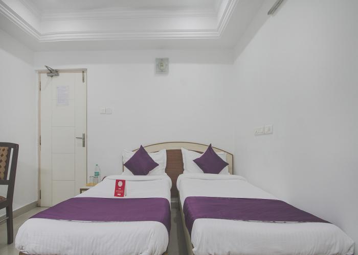 OYO Flagship 983 Hotel Surya Residency