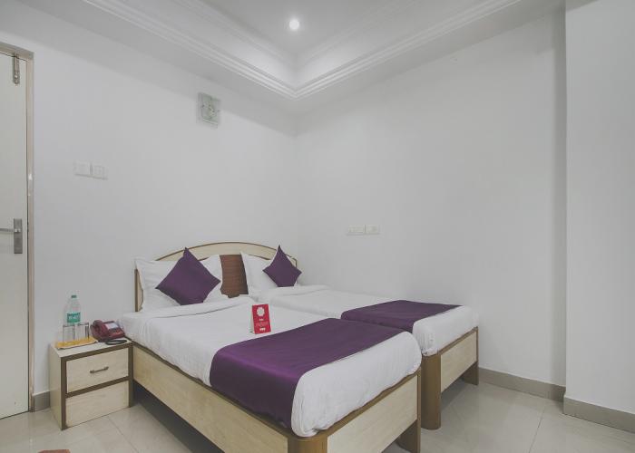 OYO Flagship 983 Hotel Surya Residency