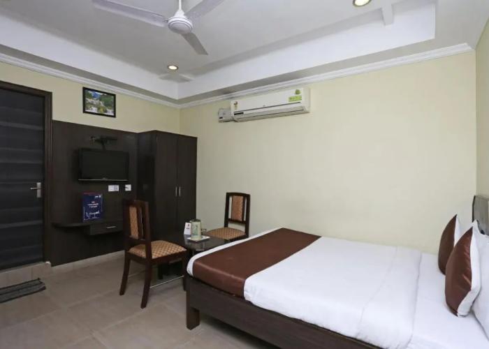 Hotel Saraswathi Residency