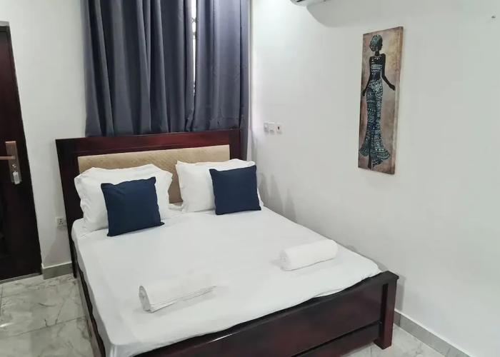 Beautiful Quiet & Cozy  Close to Highway