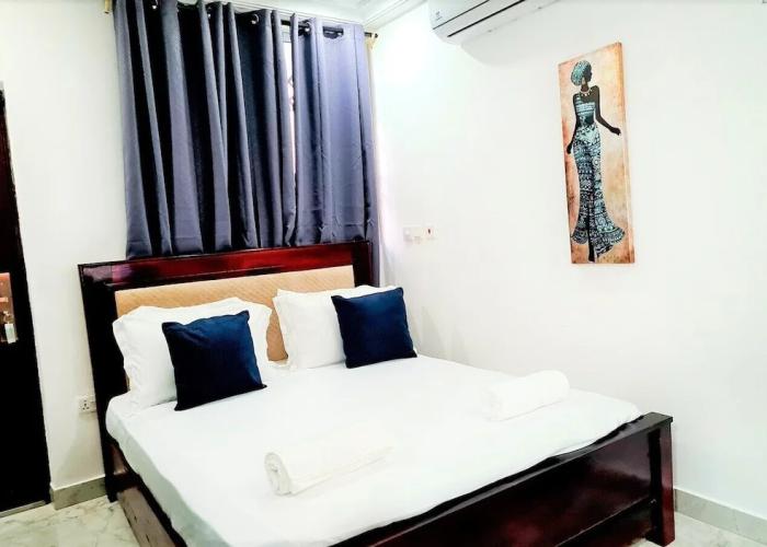 Charming Quiet & Cozy Close to Highway