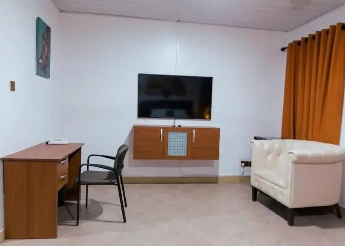 Ampric GuestHouse and Lounge