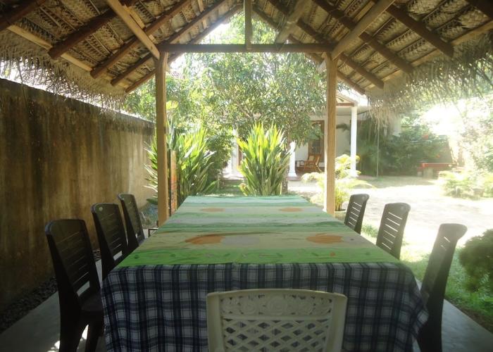 Nishan Surf Inn