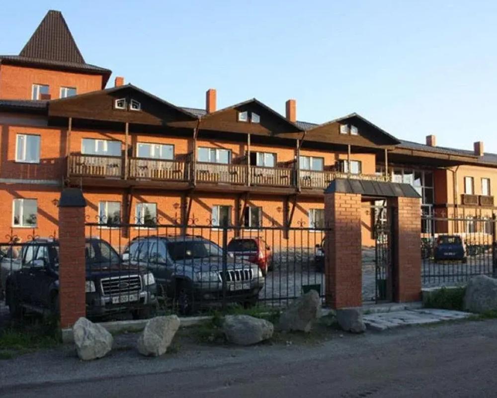 Drayv Park Ladoga Hotel