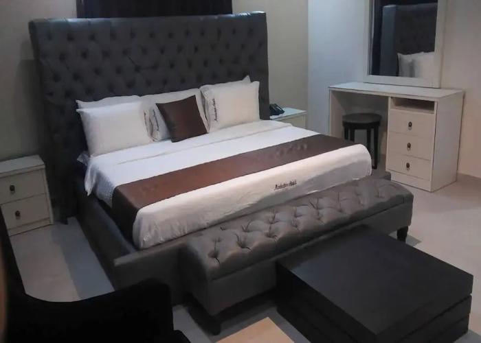 Manhattan Apple Hotel Lekki