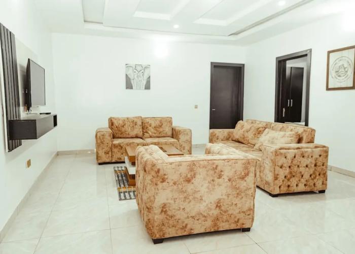 247 Luxury Hotel & Apartment Ajah