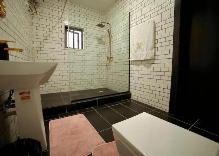 247 Luxury Hotel & Apartment Ajah